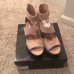 New platform Wedge Nude size 8